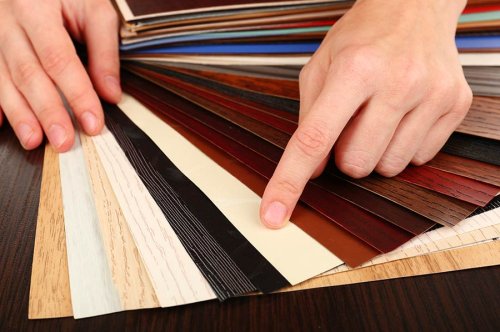 Choosing the Perfect Laminate Flooring Color: Expert Guide